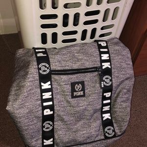 Travel tote